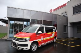 PGD Slovenske Konjice prevzeli novo vozilo za prevoz moštva 